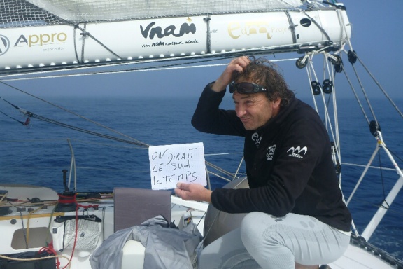 "A mówi się, że na południu jest ładna pogoda …” / Fot. B. de Broc / Votre Nom Autour du Monde / Vendee Globe