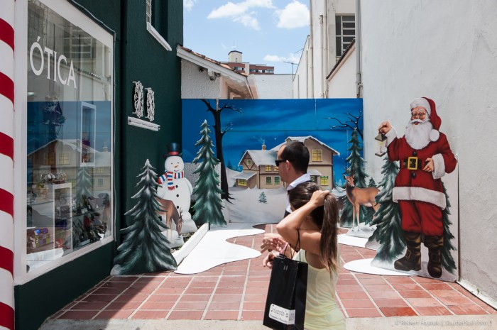 A tak wygląda Mikołaj w Brazylii :) / Fot. Shuttersail.com