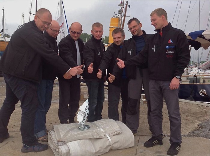 Ich siedmiu przed startem. / Fot. M.Kowalski