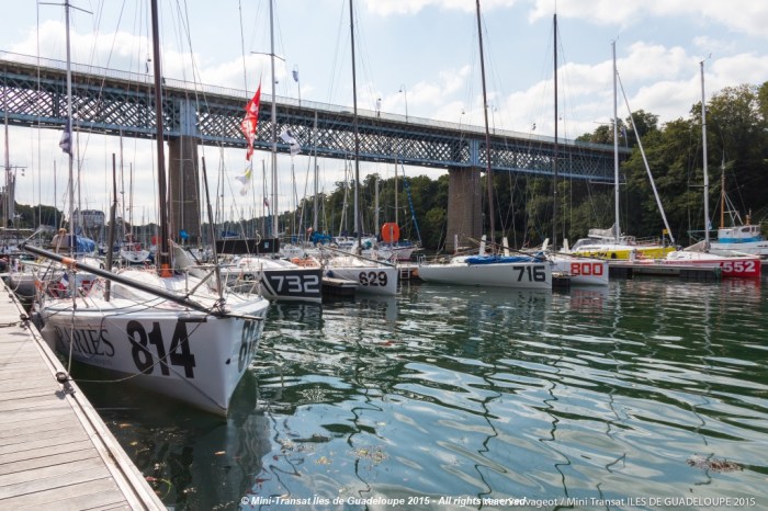 Na starcie Mini Transat 2015 widać przeróżne konstrukcje Mini...