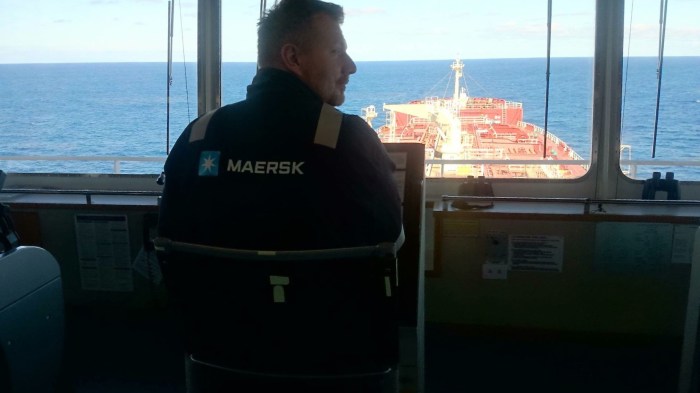 Kombinezon od kapitana statku był przez jakiś czas jedynym ubraniem Radka.