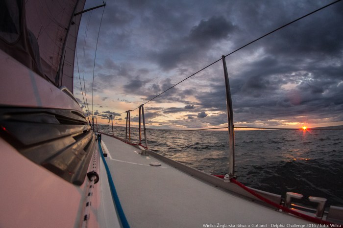Wschód słońca przy Gotlandii. / Fot. Marek Wilczek