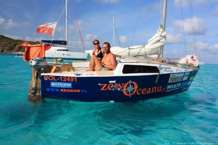 Szymon i Brożka na Karaibach. W powrotnym rejsie do europy na pokładzie były dwie osoby. / Fot. T. Bednarczyk