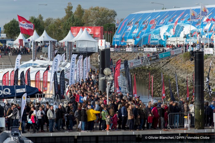 Illustration public on pontoons during prestart of the Vendee Globe, in Les Sables d'Olonne, France, on October 23rd, 2016 - Photo Olivier Blanchet / DPPI / Vendee Globe Illustration du public sur les pontons du Vendée Globe e 23 Octobre 2016 - Photo Olivier Blanchet / DPPI / Vendée Globe